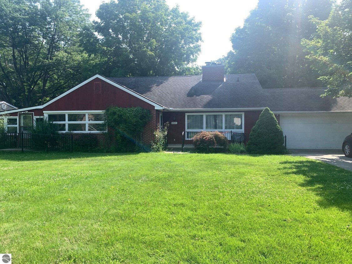 1115 Watson Rd, Mount Pleasant, MI 48858 House Rental in Mount Pleasant, MI