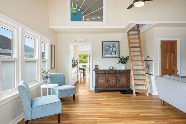 Foto del edificio - 4045 45th Ave SW