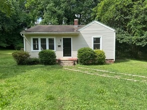 Building Photo - 521 Birch Cir