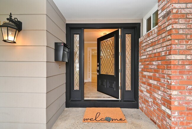 Building Photo - 5186 Brookside Ln