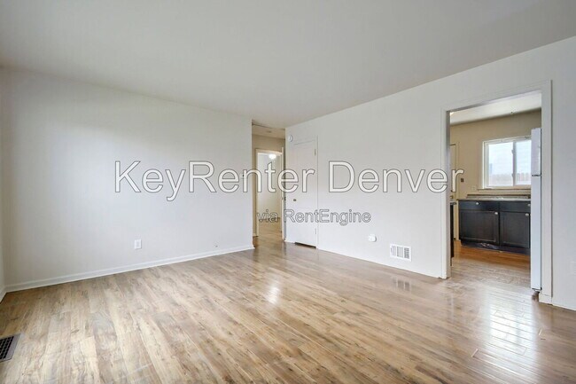 Foto del edificio - 7073 W 16th Pl