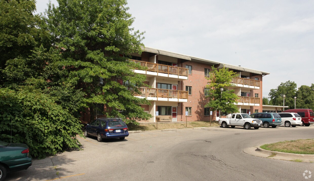 Uplift Manor Apartments 2916 30th St Des Moines, IA