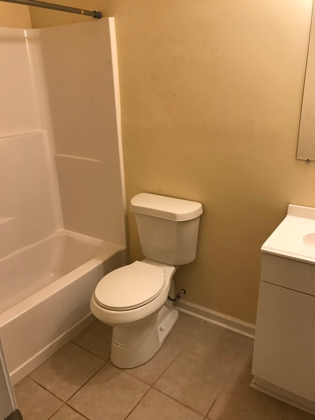 Baño 1 - 2588 wren cir