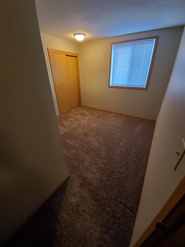 Building Photo - 235 Ash St