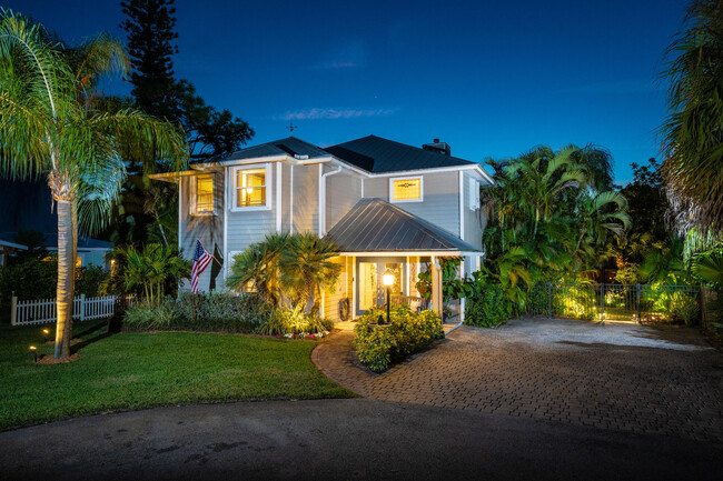 Building Photo - 3098 SW Cedar Trail