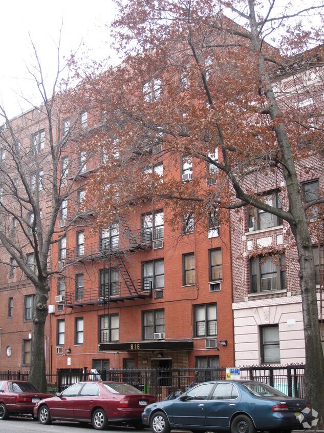 Foto del edificio - 816 Ocean Ave