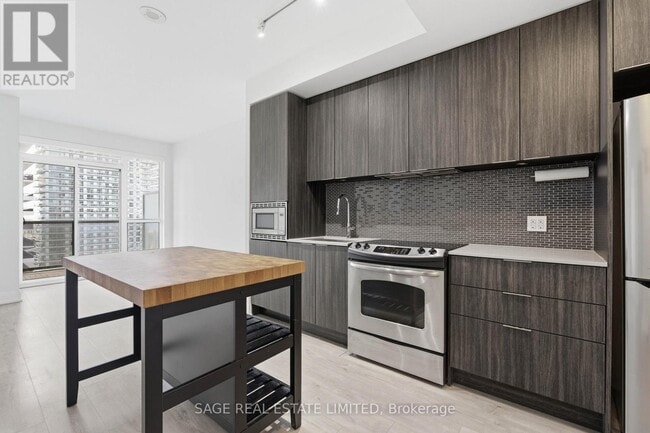 Building Photo - 110 Marine Parade Dr