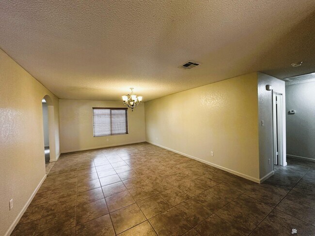 Foto del edificio - 6337 E 45th St