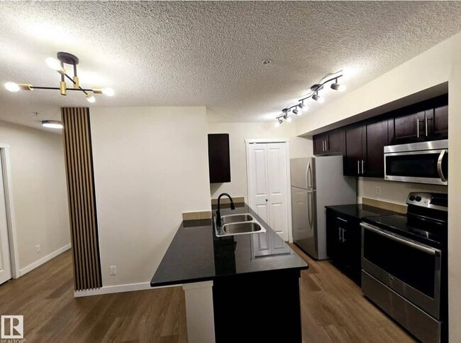 Building Photo - 122