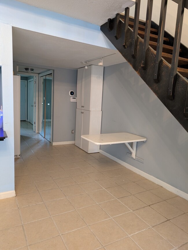 Breakfast nook and washer dryer closet. - 2228 Sandpiper St