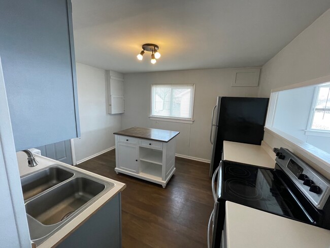 Bright, updated kitchen with stainless appliances - 480 Carol Dr