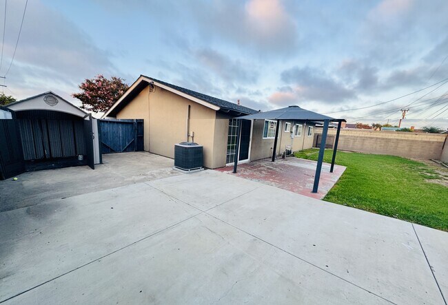 Foto del edificio - 6502 Edgemont Dr