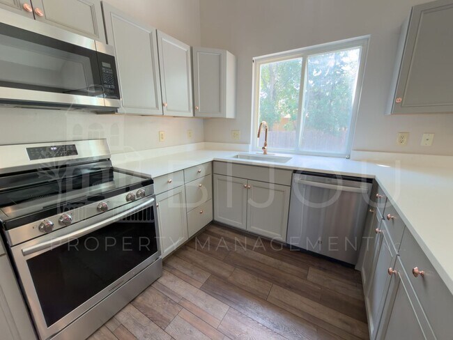 Foto del edificio - 963 Bayfield Way