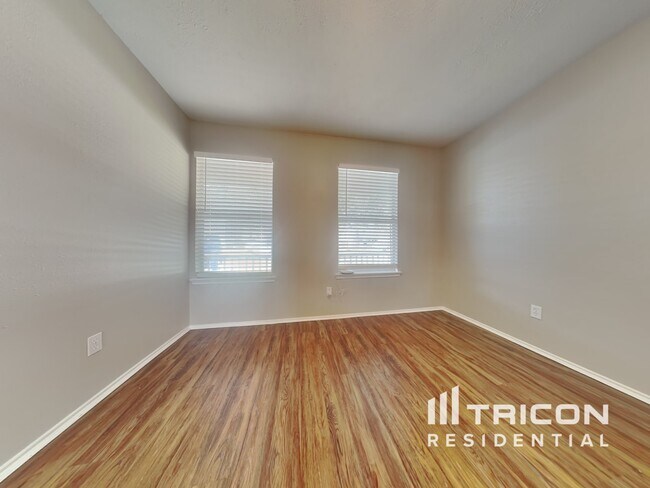 Building Photo - 16783 Fallen Timbers Dr