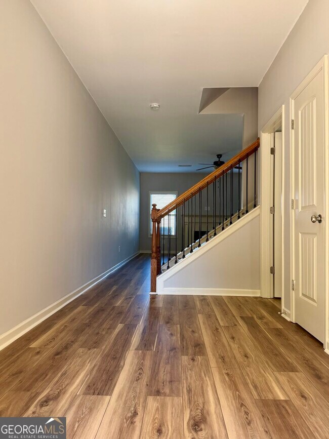 Building Photo - 119 Highland Pointe Cir E