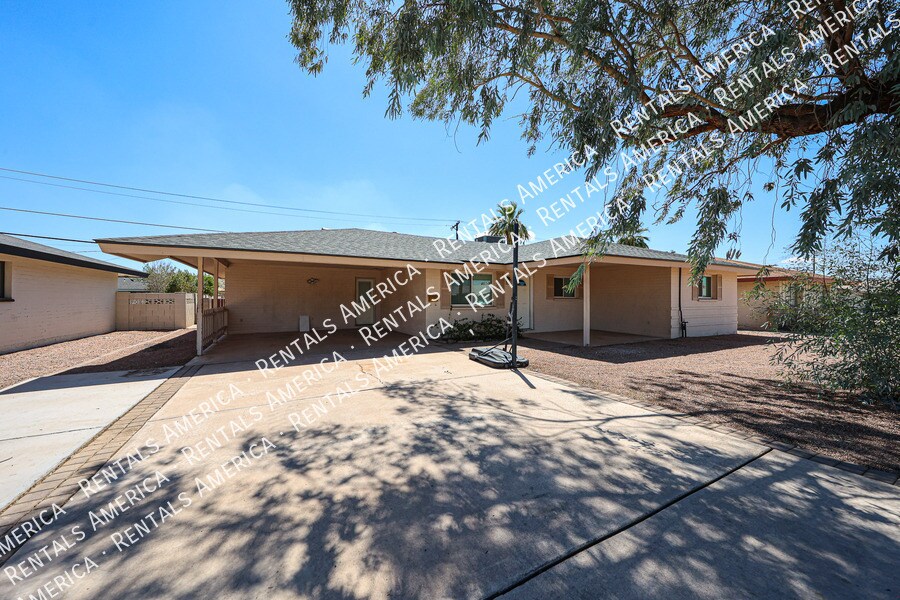 Foto principal - 935 E Wesleyan Dr