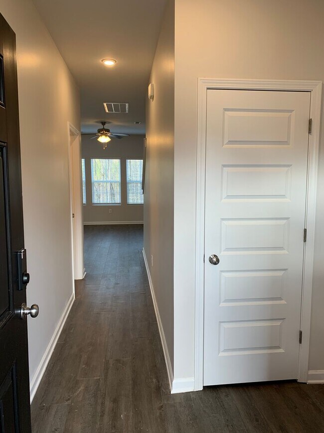 Building Photo - *Pre-Leasing* Three Bedroom | Two and a Ha...