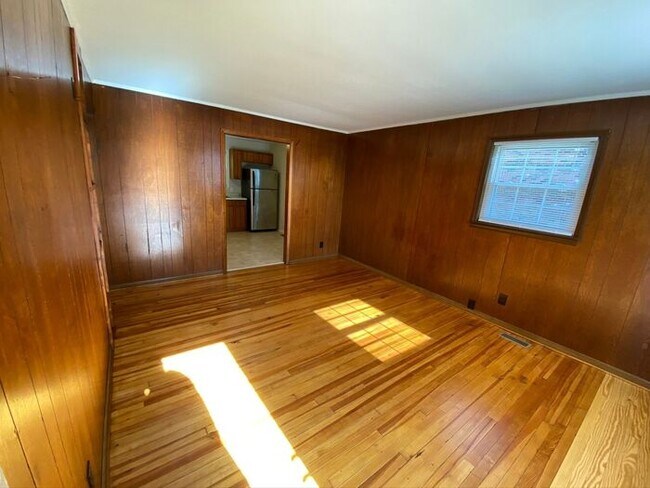 Building Photo - 4413 Carver School Rd-3BR/1BA-HOUSE!!!