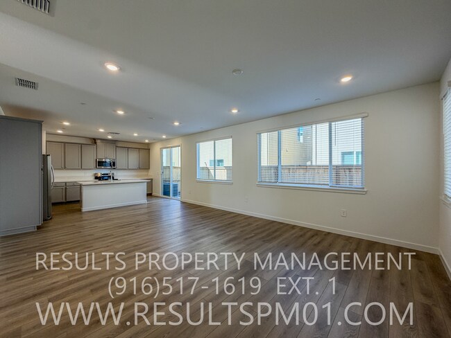 Building Photo - Brand new 3 Bedroom home. Wonderful amenities!