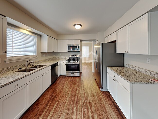 Foto del edificio - 21748 W Knollwood Dr