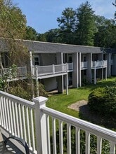 Building Photo - 10 Wild Oaks Rd