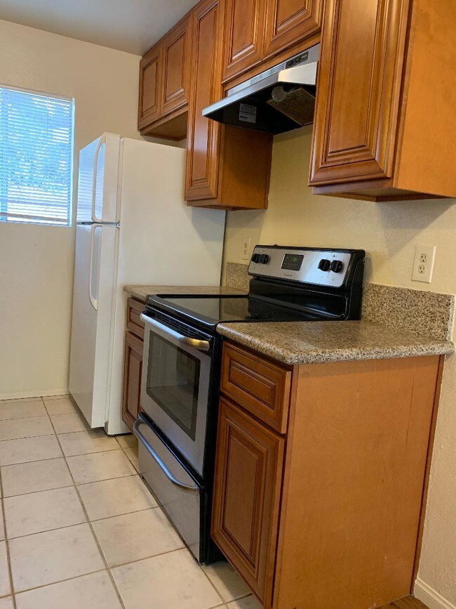 Foto del edificio - 3707 Hilltop Dr