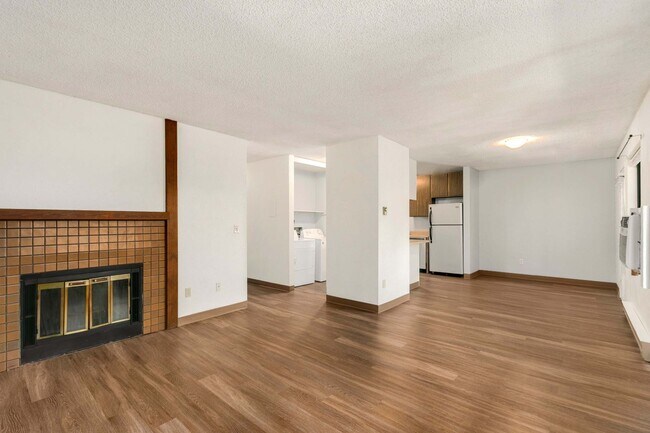 Foto del edificio - Great Condo near CSU (FIRST MONTH RENT FREE!!)