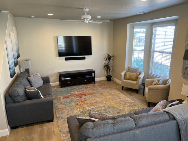 Foto del edificio - 1911 E Fiesta Ln