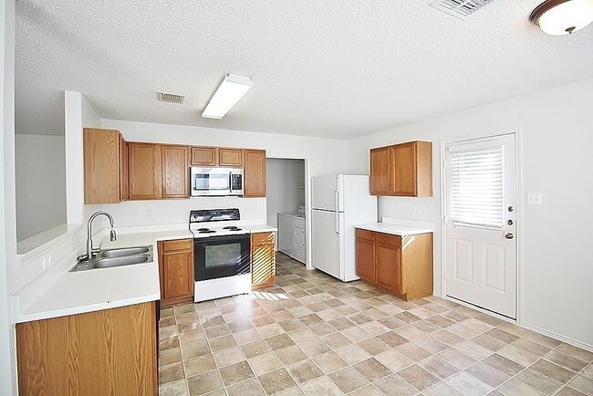 Building Photo - 7617 Shoal Bend