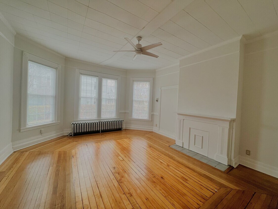 Foto del edificio - 105 E Housatonic St