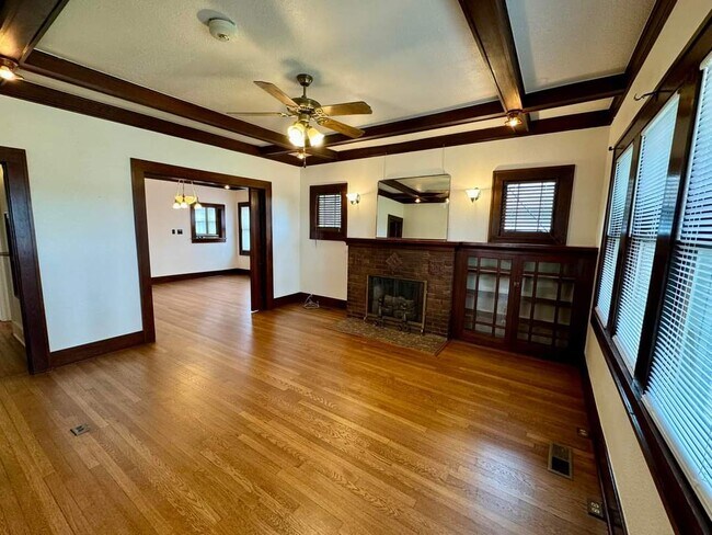 Foto del edificio - 513 S Harrison Ave
