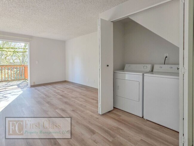 Foto del edificio - 19465 NW Mahama Pl