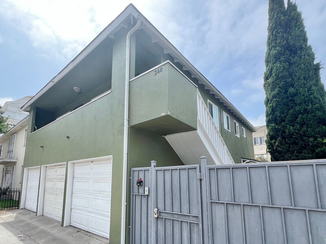Primary Photo - Top-Floor Urban Retreat in the Heart of Do...