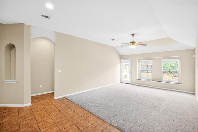 Foto del edificio - 15102 Walcott Dr