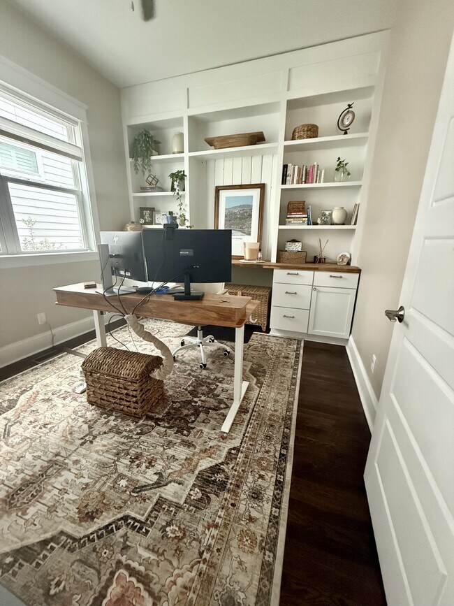 Foto del edificio - 2417B Porter Rd