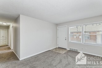 Building Photo - 1412 N Volutsia