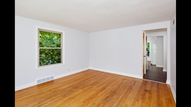 Building Photo - 3391 S Howell Ave