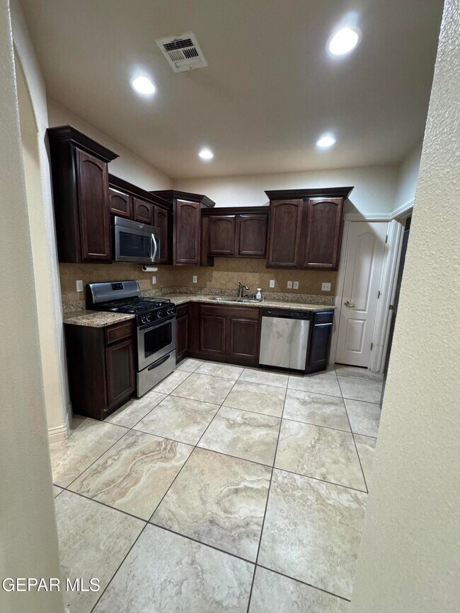 Foto del edificio - 12872 Hueco Mine Dr