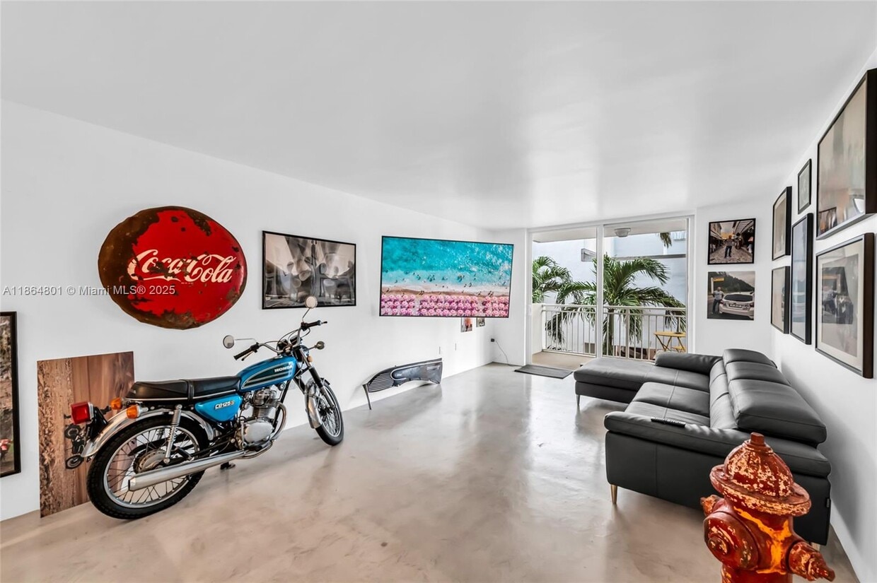 Foto principal - 1666 West Ave