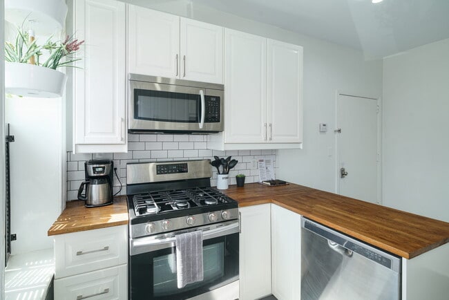 Building Photo - 3829 Cresson St
