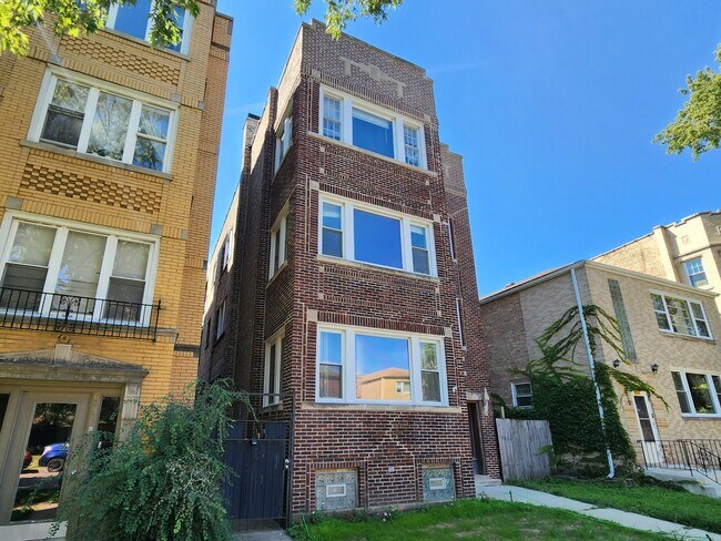 Foto del edificio - 6210 N Francisco Ave