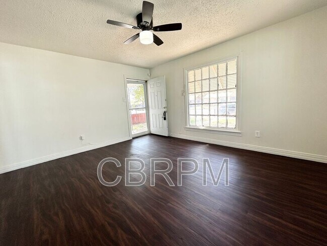 Foto del edificio - 111 Avenue U