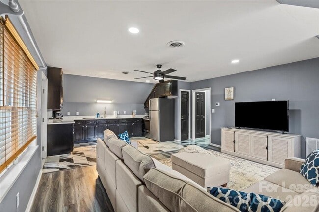 Building Photo - 2708 Mooresville Rd