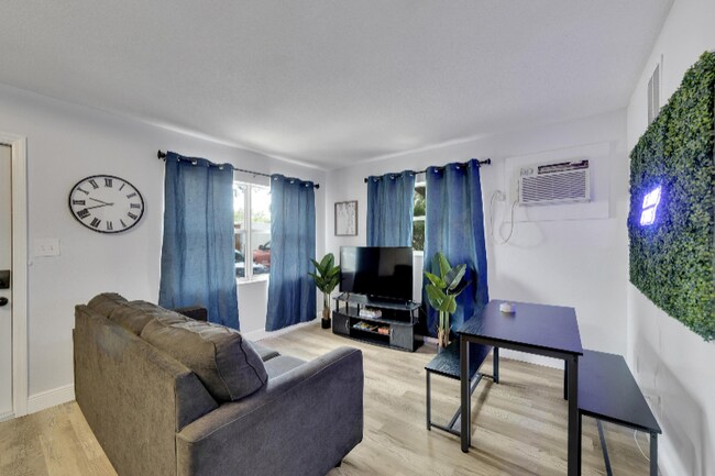 Foto del edificio - 4511 W McElroy Ave