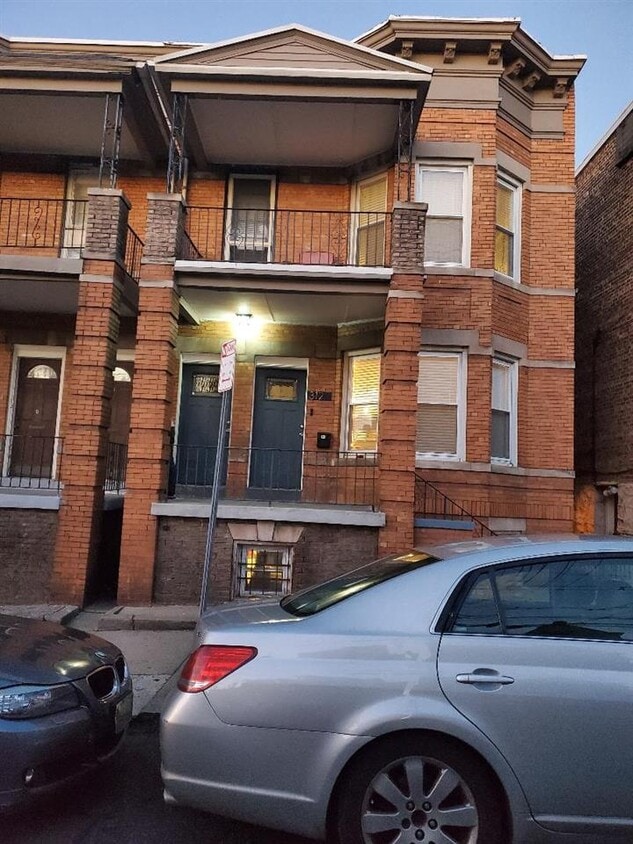 Primary Photo - 312 Claremont Ave