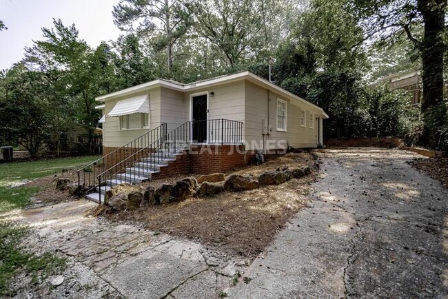 Foto del edificio - REDUCED! - NOW OFFERING HALF OFF FIRST FUL...
