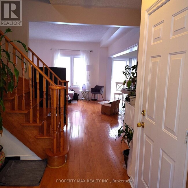 Photo du bâtiment - 55 Park Pl Dr