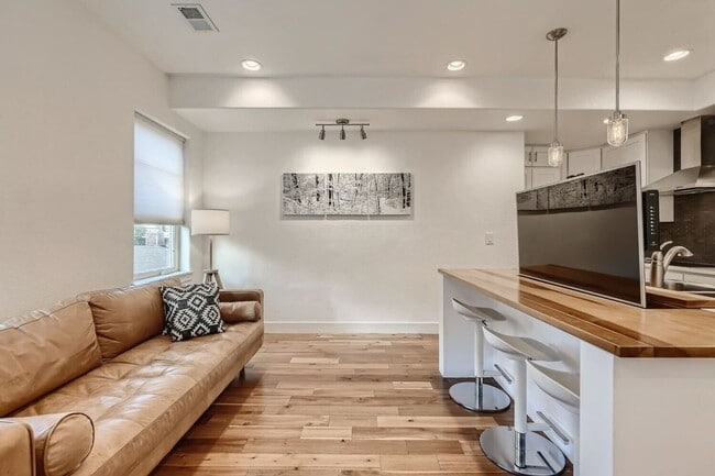 Building Photo - Charming 3BR Townhome in trendy RiNo neigh...