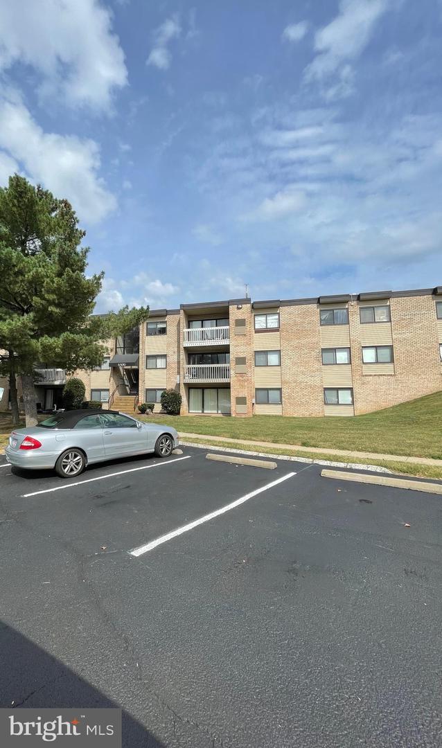 Building Photo - 6300 Hil-Mar Dr