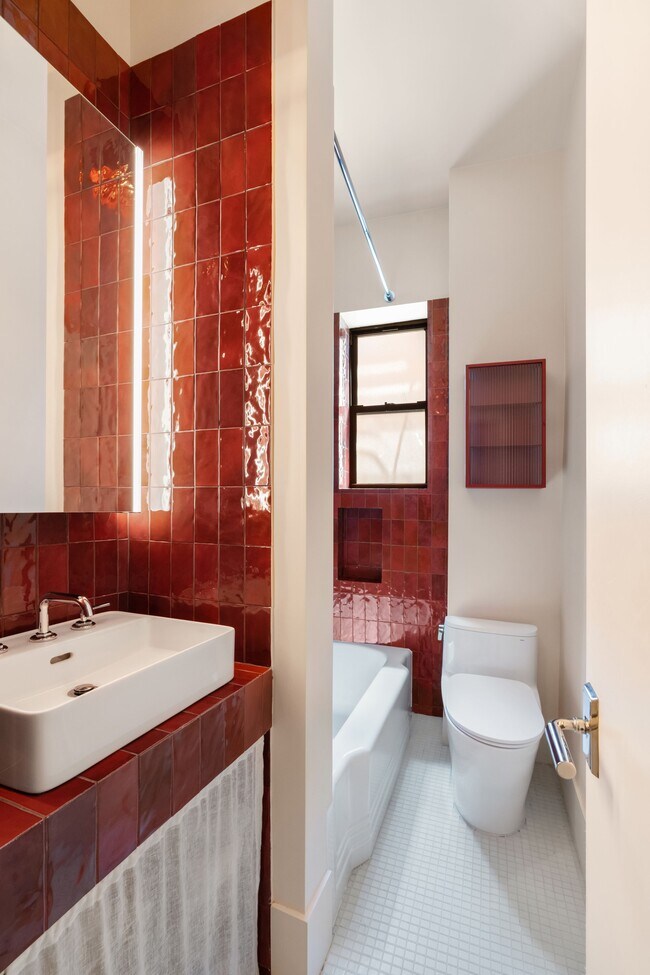 Foto del edificio - 615 W 113th St